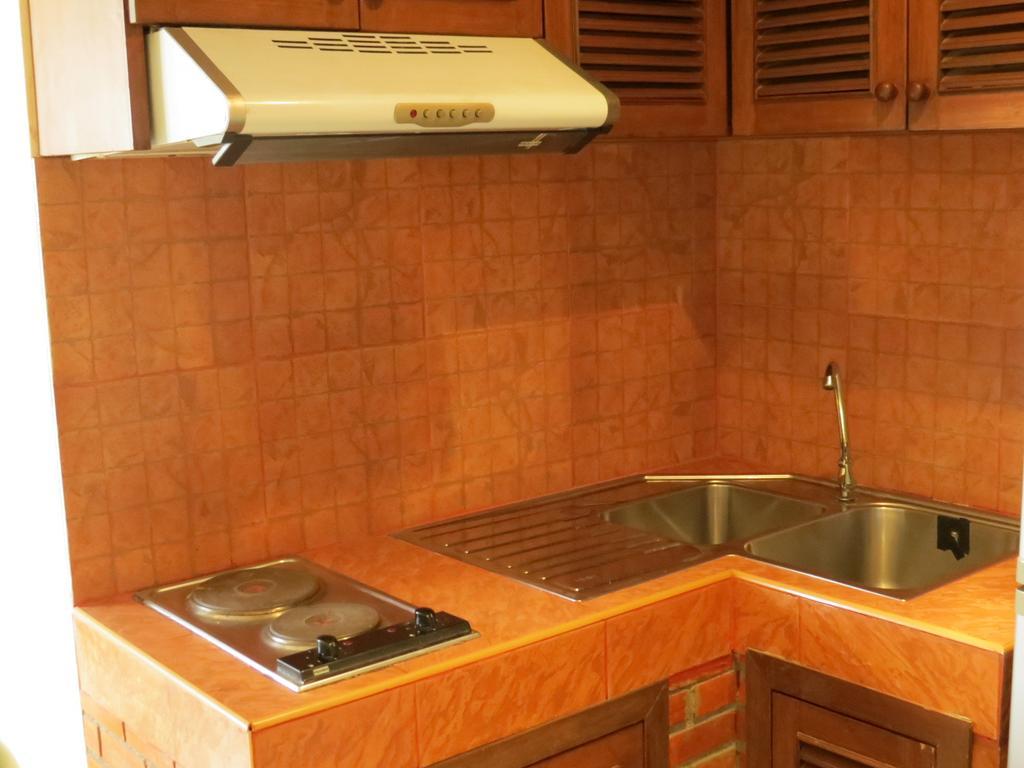 Jomtien Plaza Suite Apartments ห้อง รูปภาพ