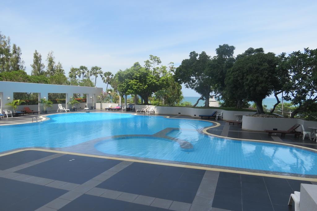 Jomtien Plaza Suite Apartments ภายนอก รูปภาพ