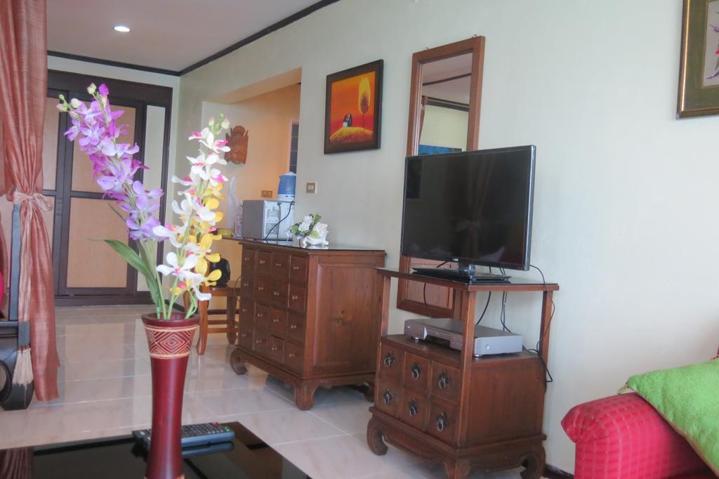 Jomtien Plaza Suite Apartments ภายนอก รูปภาพ